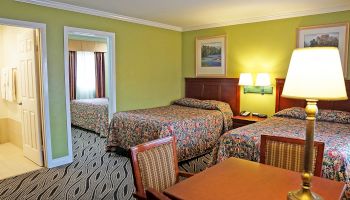 Redondo Inn & Suites