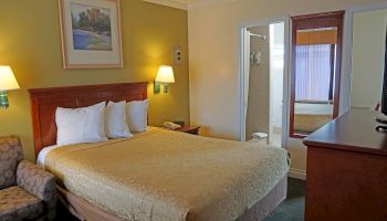 Redondo Inn & Suites