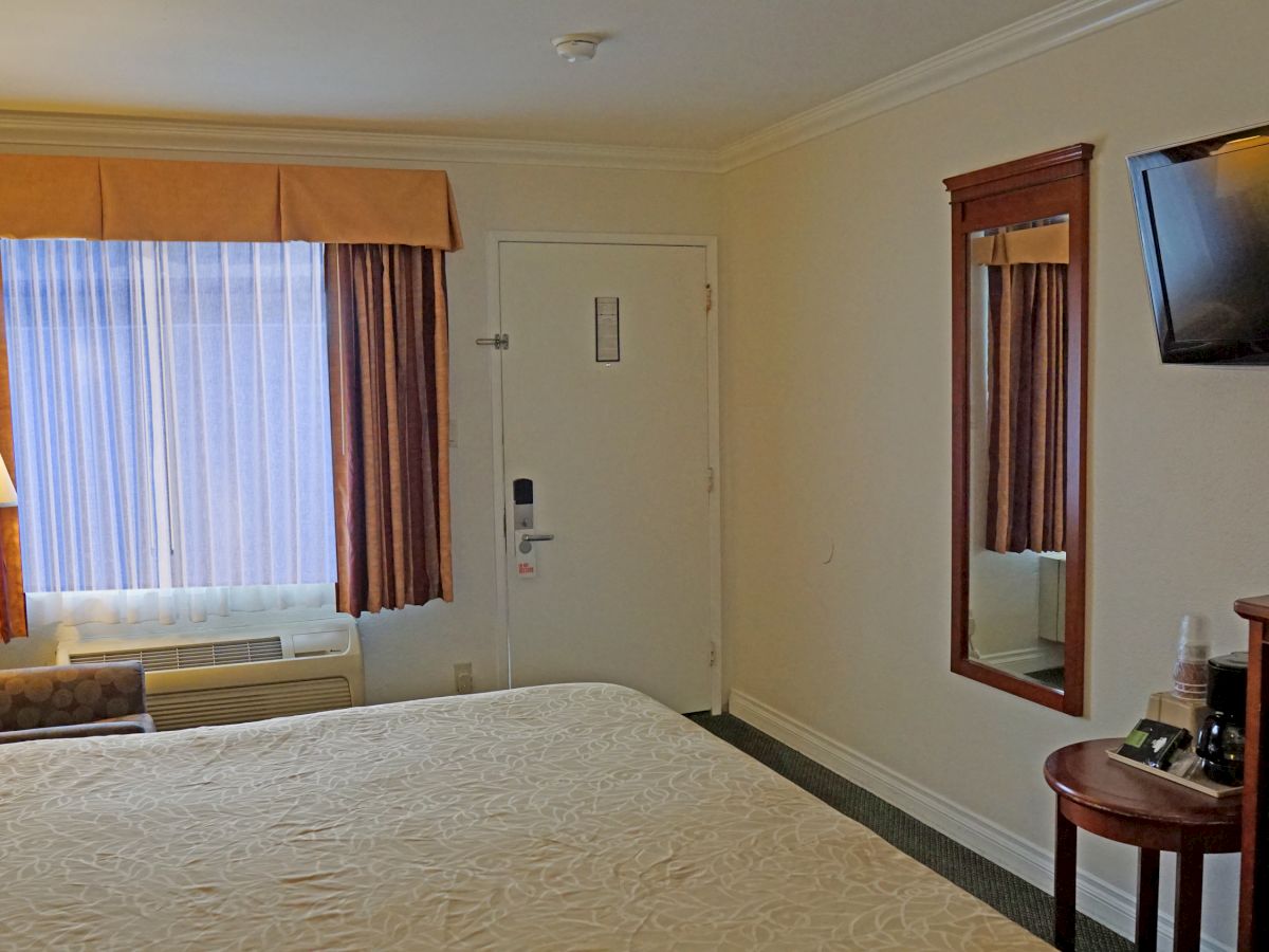 Redondo Inn & Suites