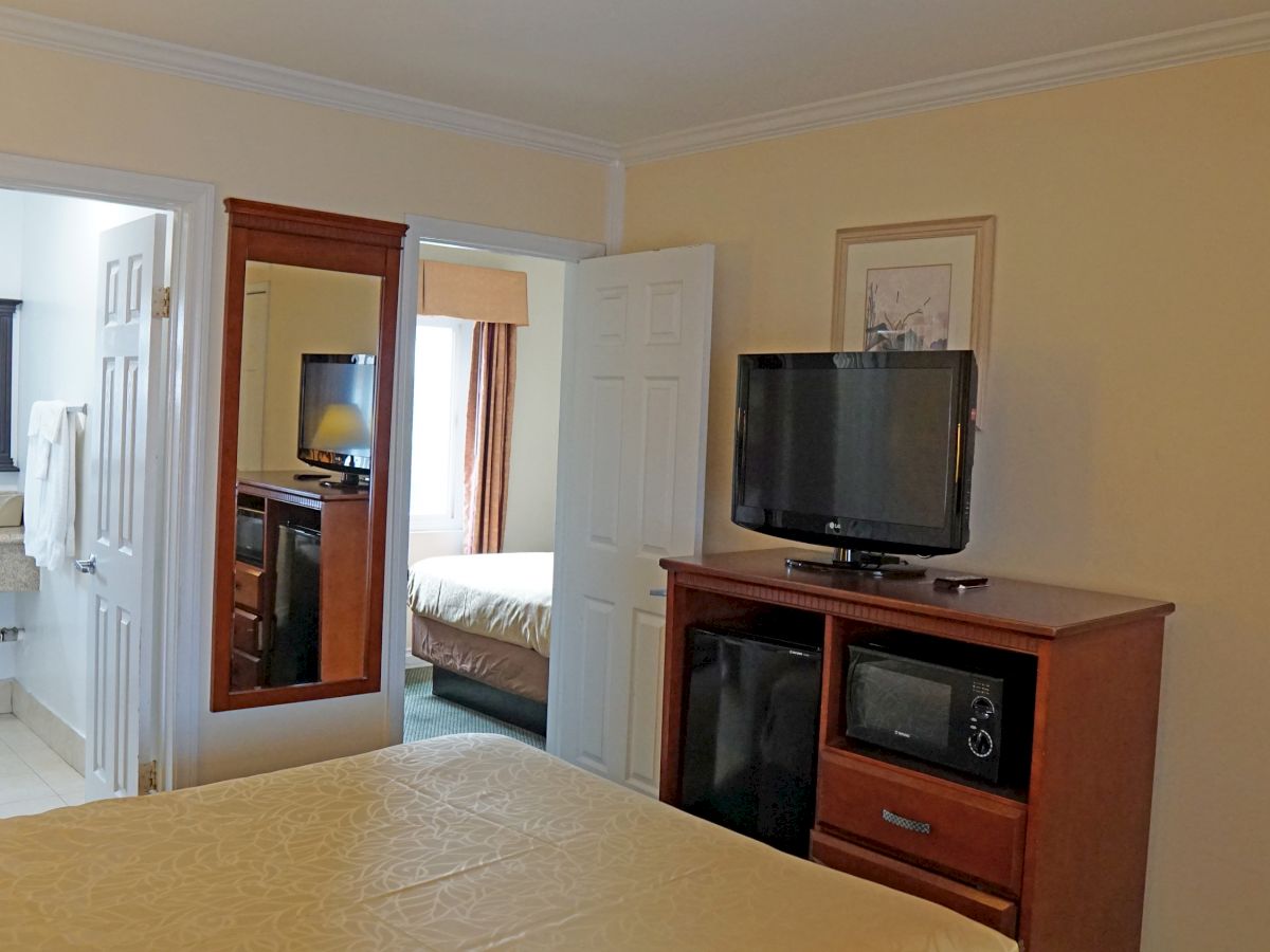 Redondo Inn & Suites